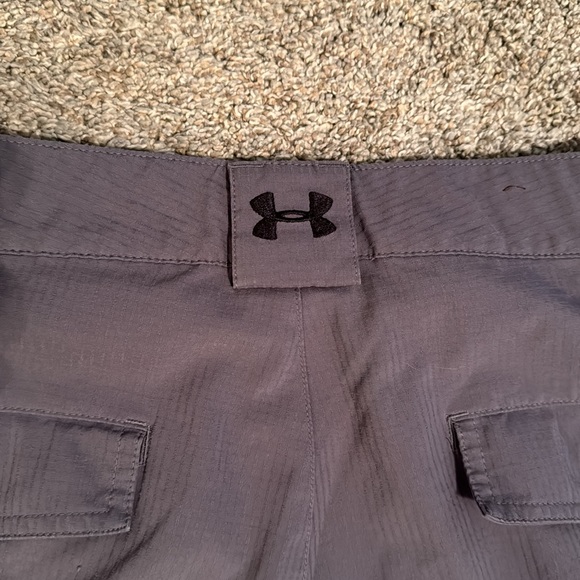 Men’s Under Armour grey cargo shorts. 32. Stretchy ripstop fabric. Like new - Picture 4 of 7